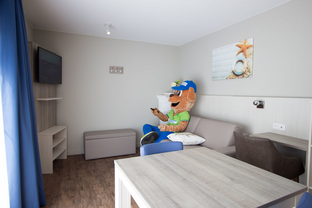 Holiday Suites دي هان المظهر الخارجي الصورة