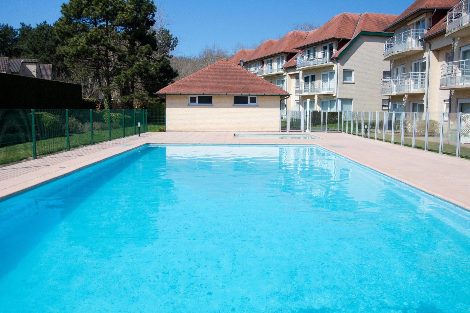 Holiday Suites دي هان المظهر الخارجي الصورة