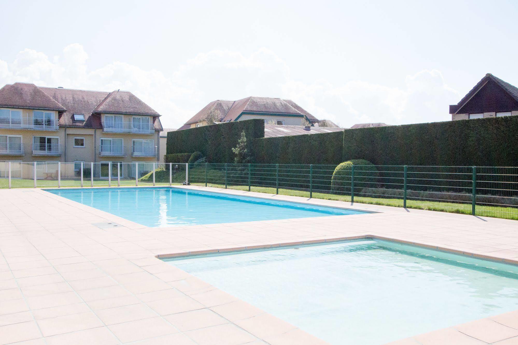 Holiday Suites دي هان المظهر الخارجي الصورة